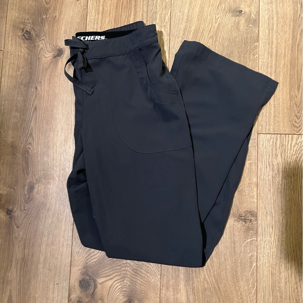 SOLD // Skechers scrub pants